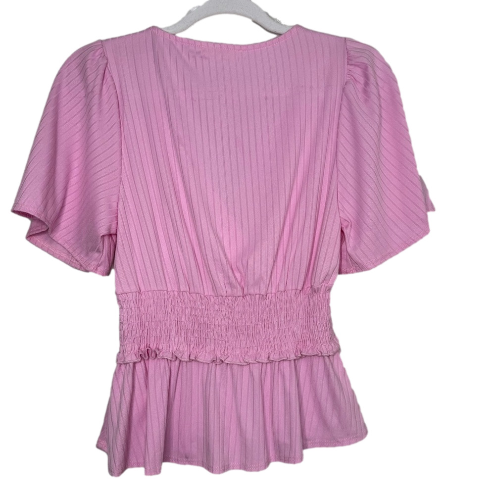 ENTERO Pastel Pink Deep V-Neck Peplum Smocked Short Sleeve Ribbed Top - Picture 4 of 5